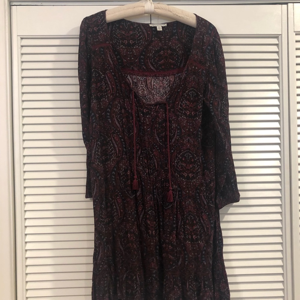 American Eagle Dress size medium burgundy print rayon 3/4 length sleeve